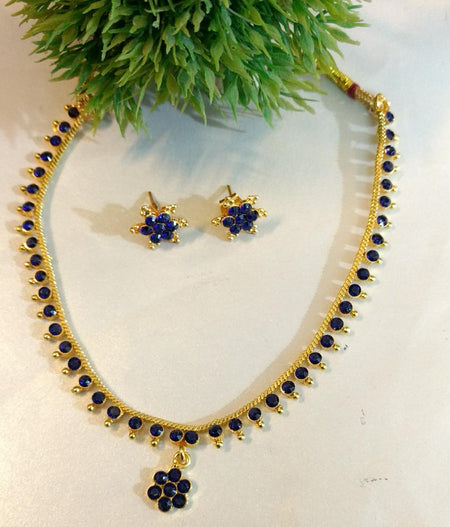 Simple blue stone neckpiece