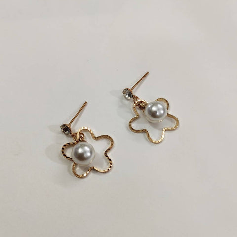 Stylish earrings