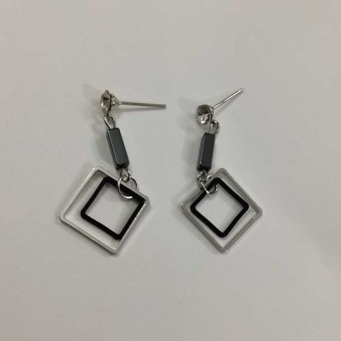 Stylish earrings