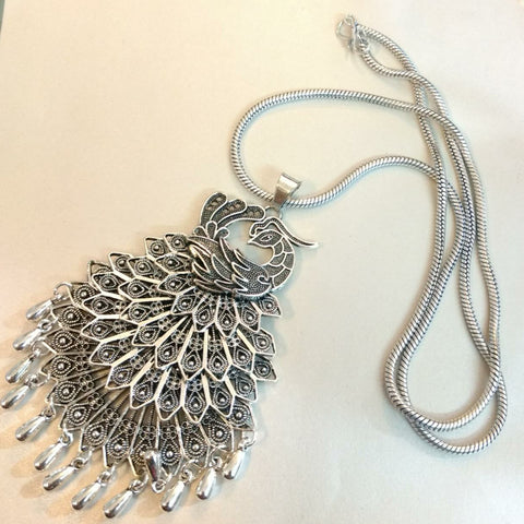 Silver chain with pendant