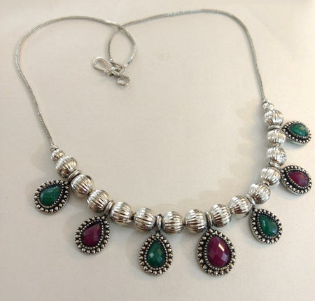 Silver simple short necklace