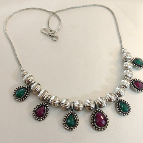 Silver simple short necklace