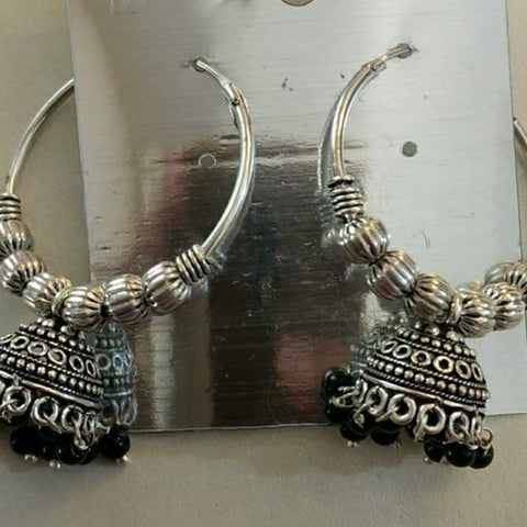 Hoop metal earrings