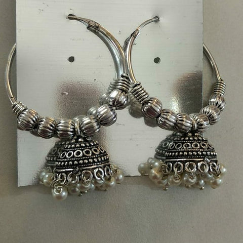 Hoop metal earrings